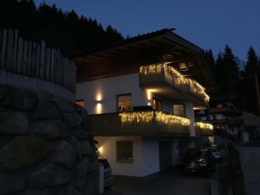 Ferienhaus Zillertal Panorama Blick Balkon Sauna Zellberg Dış mekan fotoğraf