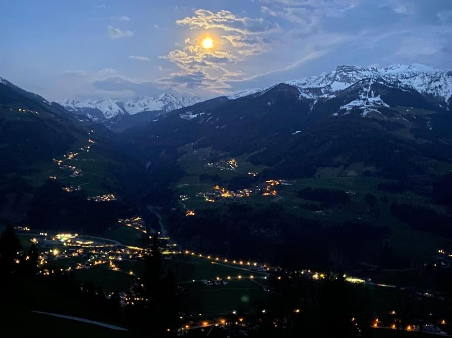 Ferienhaus Zillertal Panorama Blick Balkon Sauna Zellberg Dış mekan fotoğraf