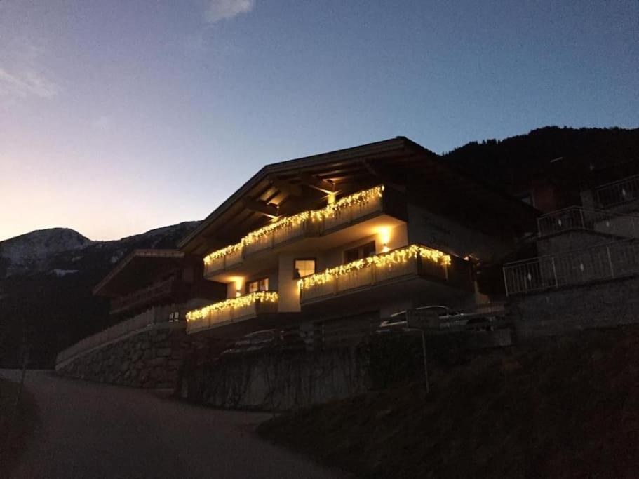 Ferienhaus Zillertal Panorama Blick Balkon Sauna Zellberg Dış mekan fotoğraf